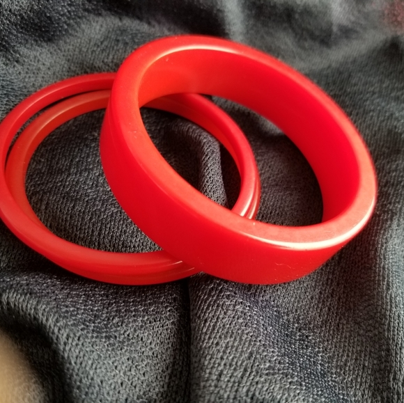 TESTED BAKELITE opaque CHERRY RED 3 bangles - Picture 2 of 5